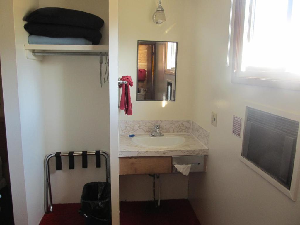 Hide Away Inn Dryden Room photo