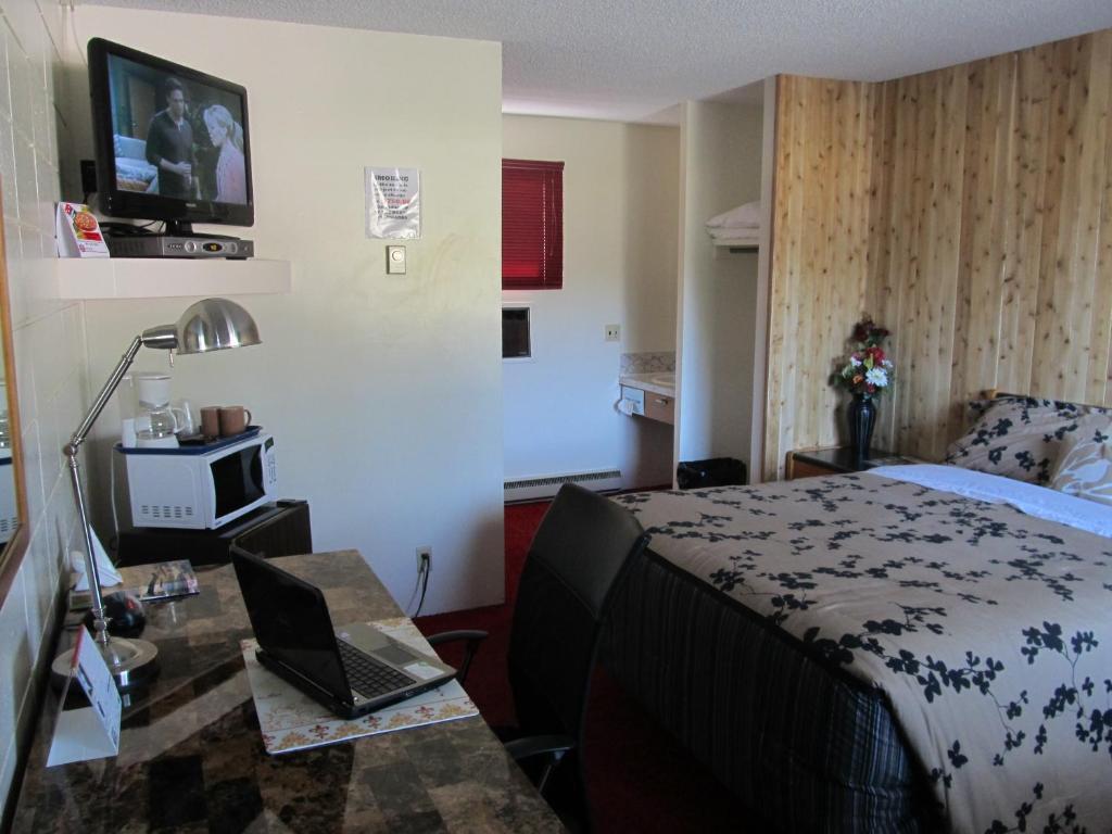 Hide Away Inn Dryden Room photo